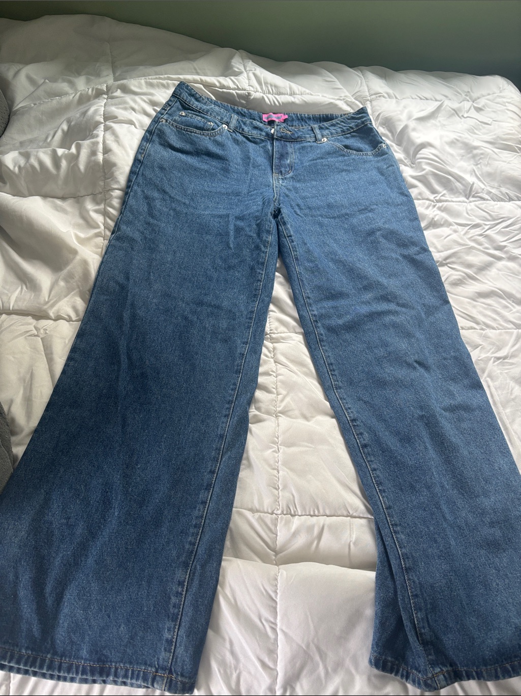 Edikted Low Rise Baggy Dark Wash Jeans